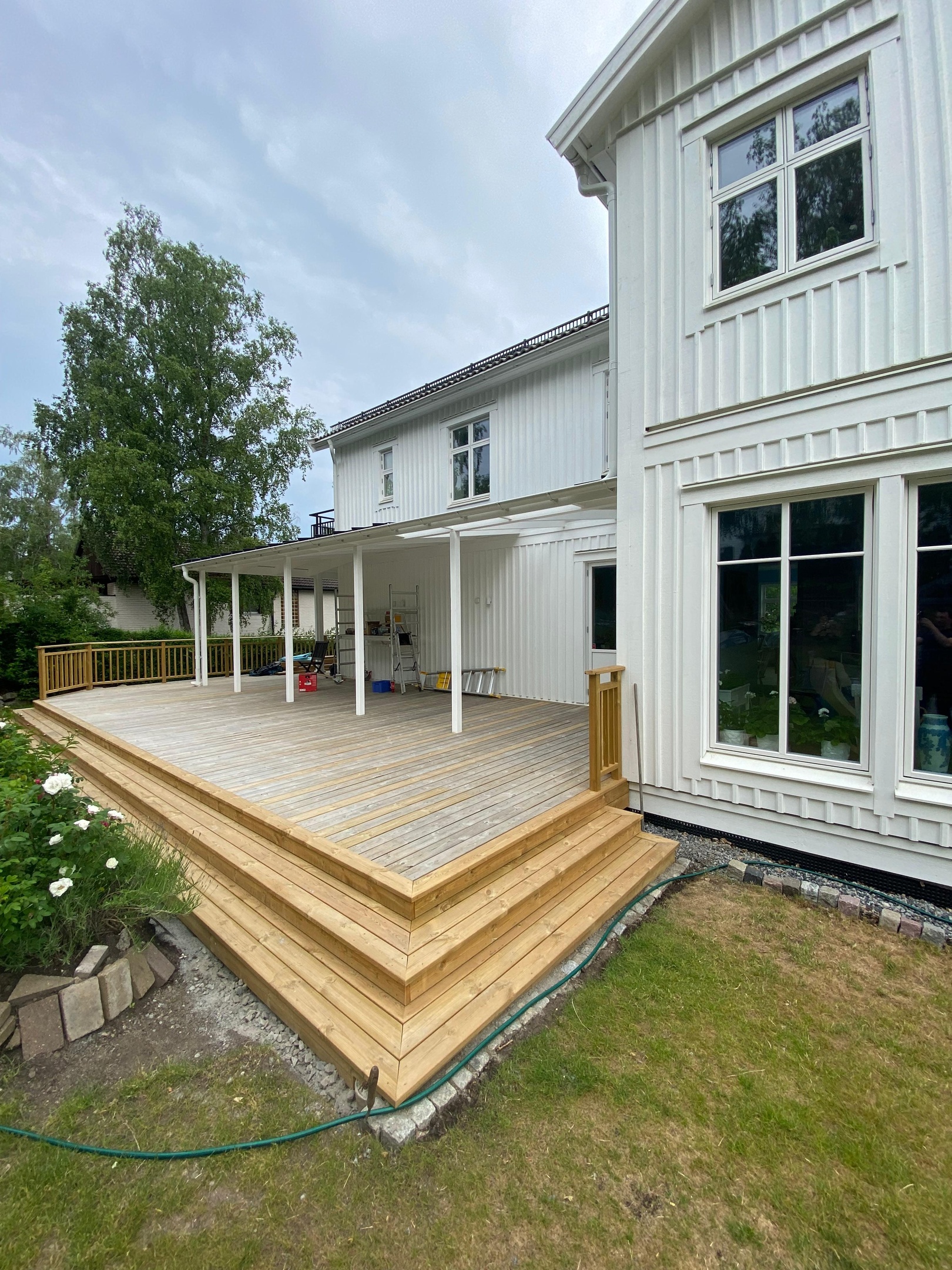 Pergolux pergola monterad på altan i Stockholm