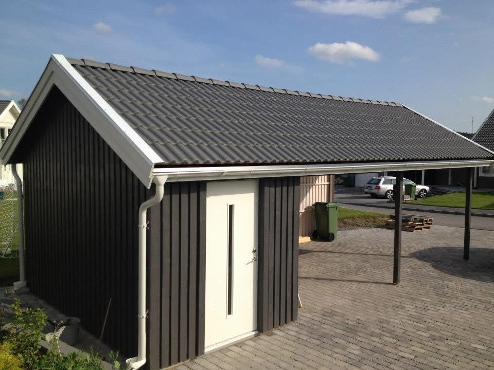Stor Pergolux pergola installerad på restaurangens uteservering